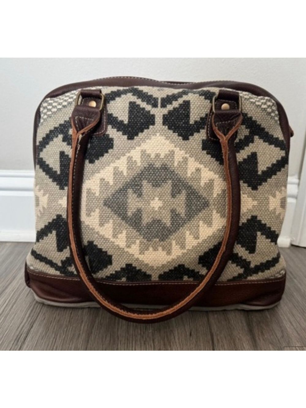 NEW Myra Boho Western Canvas & Genuine Leather Rug Shoulder Bag Aztec Weekender - Picture 3 of 9